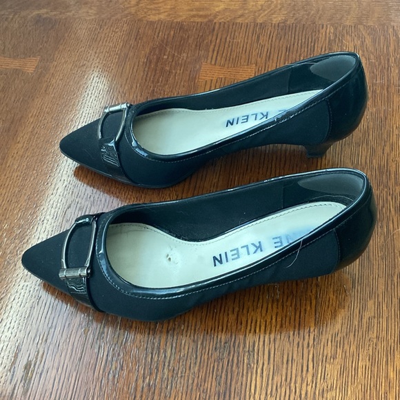 Anne Klein black womens shoes. Still in great shape. So 9 - Picture 3 of 5